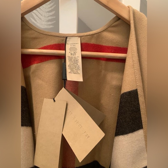 Burberry Charlotte Cape in Camel - Picture 4 of 6